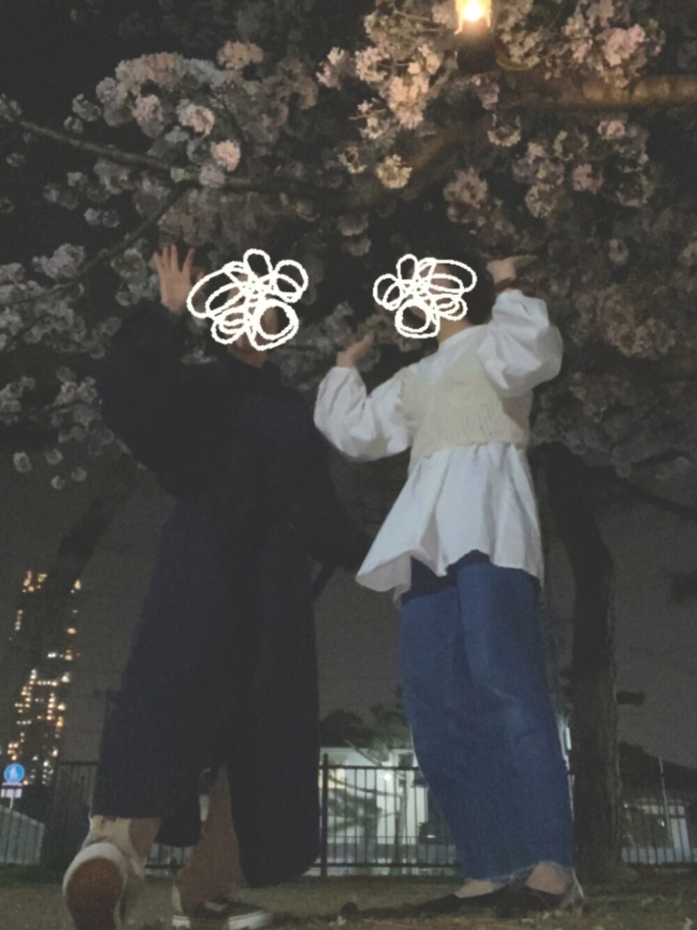 「夜桜、花見、Kastane、ニットビスチェ」｜「Kastaneのかぎ針ビスチェ（その他トップス、ホワイト系）」を使った、まいたけさん（レディース・157cm）の春コーディネートの1枚目の写真