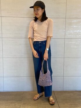 「アイテム（サンダル、ゴールド系）」を使った、moneueharaさん（レディース・165cm）の春コーディネート