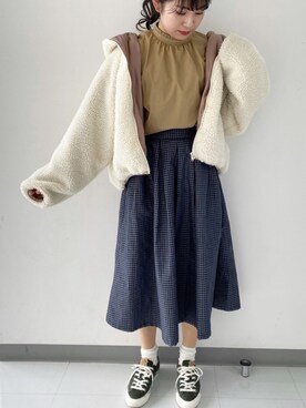 あさり君さんの「SET2点 スタンドフリルブラウス+スカート ●（earth music&ecology）」を使ったコーディネート