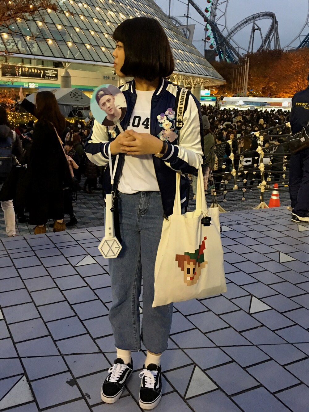 「TOKYO DOME、迷妹、SEHUN、concert、EXO、EXO-L」｜「UNION OBJETのアイテム（バックパック/リュック、ブラック系）」を使った、戴伶伶さん（レディース・166cm）の冬コーディネートの1枚目の写真