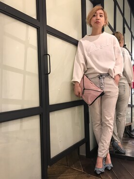 「DIESEL（ディーゼル）のアイテム（クラッチバッグ）」を使った、Kurumi Takahashiさん（レディース・156cm）の冬コーディネート