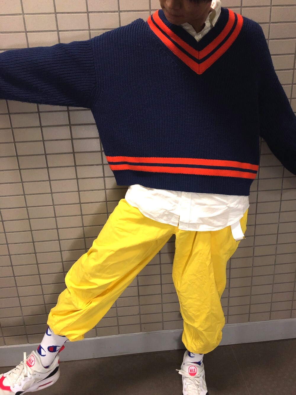 「平成最後のWEARISTAセンバツ、purple&yellow、トビパンツ、HARE、NIKE、AIR MAX PRIME、Champion、チルデンニット、スポーツミックス」｜「HAREのチルデンショートニット(HARE)（ニット/セーター、ブルー系）」を使った、にしこさん（メンズ・163cm）の春コーディネートの1枚目の写真