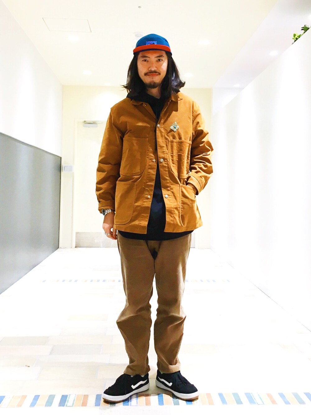 「秋コーデ、スニーカー、シンプルコーデ、コーデュロイ、キャップ、オトナカジュアル、street、ブラウン、BEAMS、orslow」｜「orSlowのアイテム（ブルゾン、ブラウン系）」を使った、こたさん（メンズ・180cm）の秋コーディネートの1枚目の写真