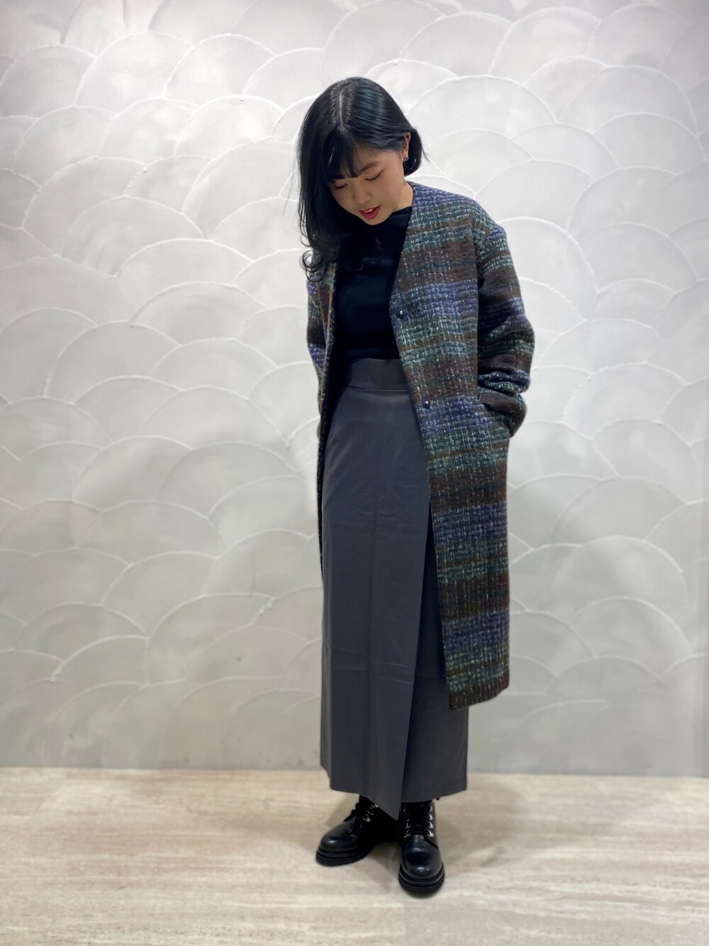 「nano universe、ナノユニバース、ナノユニバース(nano･universe)、大人コーデ、オトナ女子、きれいめコーディネート、キレイめ、チェックコート、大人女子、レースアップブーツ」｜「NANO universeのシャギーチェックノーカラーコート（ノーカラーコート、ブルー系）」を使った、nano・universe ルミネ横浜 Womensさん（レディース・167cm）の冬コーディネートの1枚目の写真