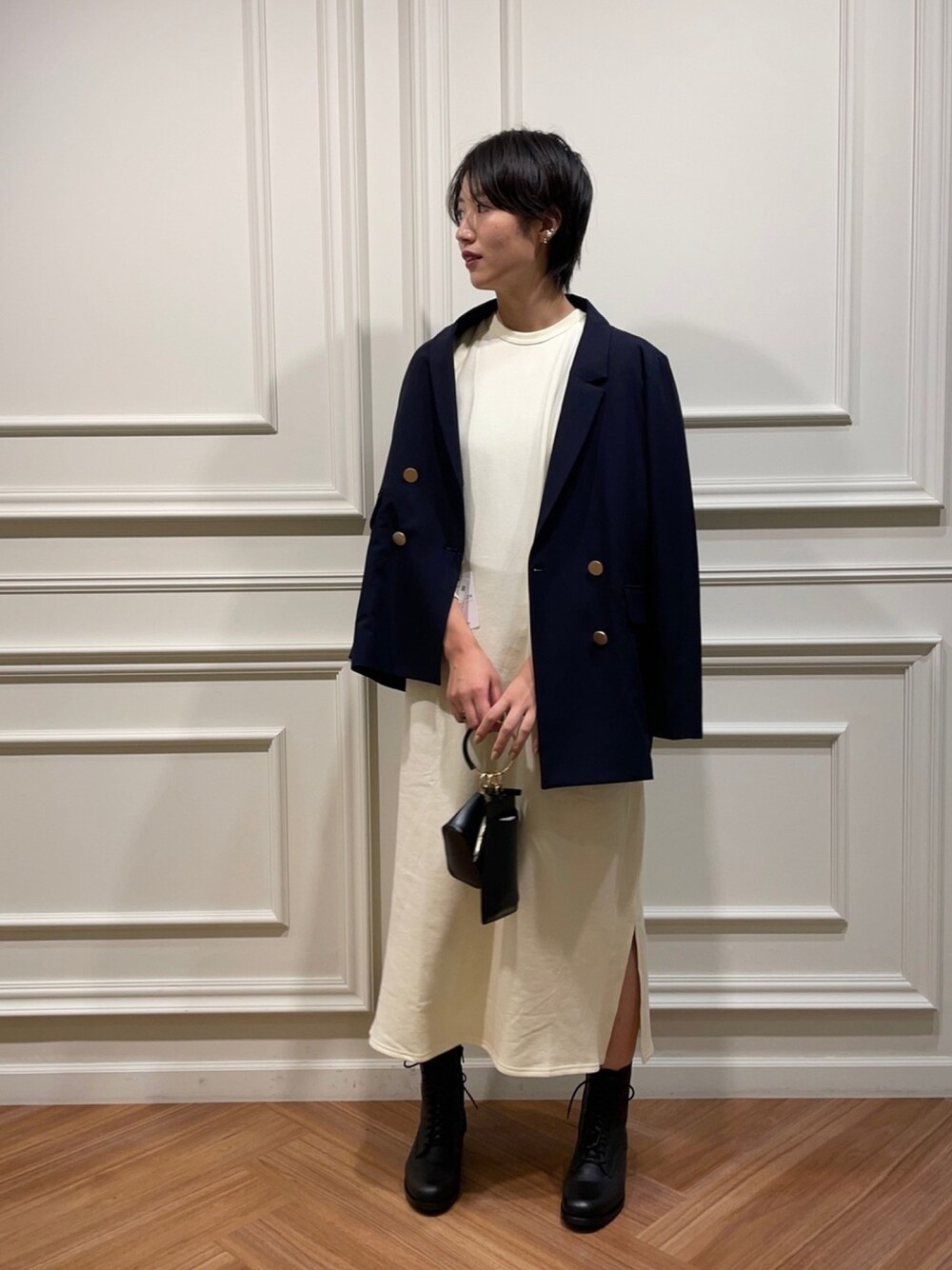 「ナノユニバース、ナノユニバース(nano･universe)、オトナカジュアル、秋コーデ、オトナ女子」｜「FRUIT OF THE LOOMのFRUIT OF THE LOOM/別注スウェットワンピース 長袖（ワンピース、ベージュ系）」を使った、nano・universe ルミネ横浜 Womensさん（レディース・160cm）の秋コーディネートの1枚目の写真