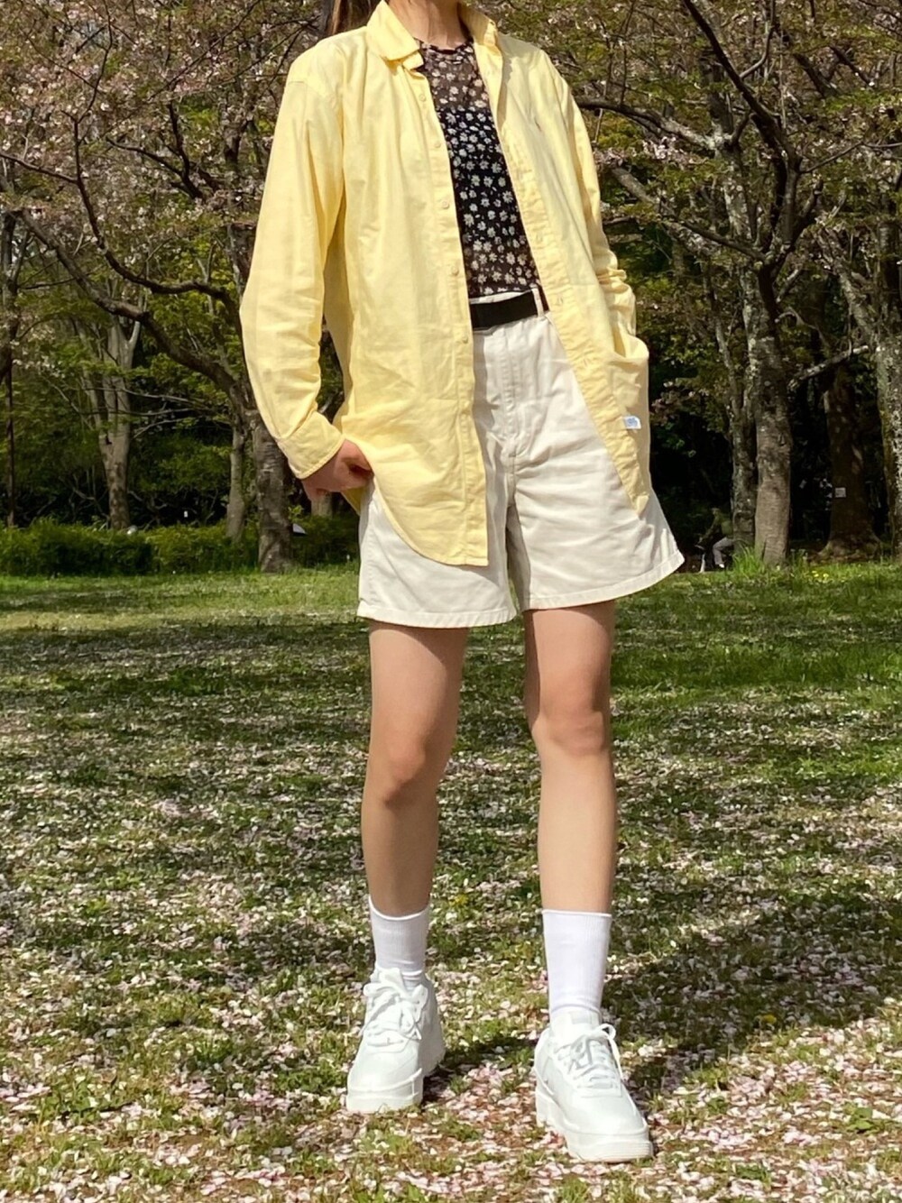 「春夏コーデ、古着、60’s、メンズライク、ootd」｜「RALPH LAURENのアイテム（その他パンツ、ベージュ系）」を使った、Chiiさん（レディース・166cm）の春コーディネートの1枚目の写真