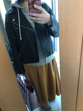 「SLOBE IENA（スローブイエナ）のアイテム（ライダースジャケット）」を使った、もりひろこさん（レディース・152cm）の春コーディネート