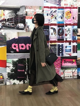 「カラーソックス」｜「アイテム（トレンチコート）」を使った、ａｋａｎｅさん（レディース・164cm）の春コーディネート