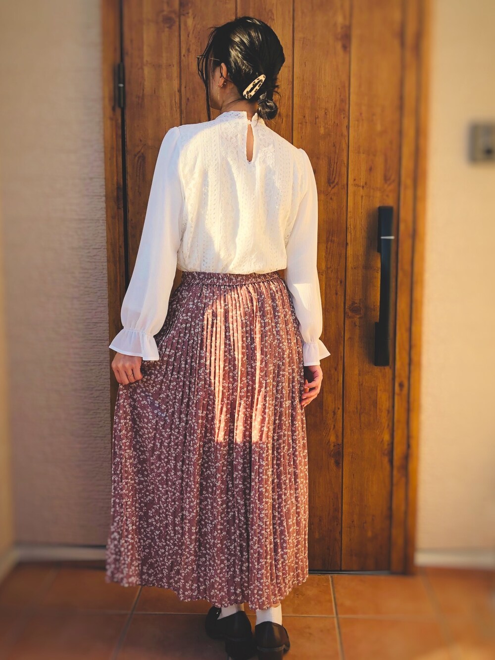 年春夏レース ブラウス コーデ着こなしコーデ インナーの正解は レース ブラウス 黒はどう着こなす Unisize ユニサイズ