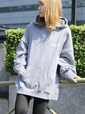 「FOG ESSENTIALS（エフオージーエッセンシャルズ）のアイテム（パーカー）」を使った、ROOPTOKYO   tabataさん（レディース・163cm）の秋コーディネート
