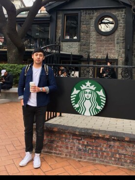 「アイテム（その他シューズ、ホワイト系）」を使った、junさん（メンズ・181cm）の冬コーディネート