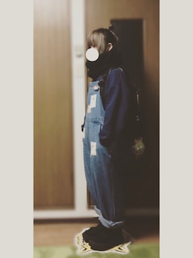 「USEDのアイテム（スウェット、ブルー系）」を使った、柚子胡椒さん（レディース・155cm）の春コーディネート