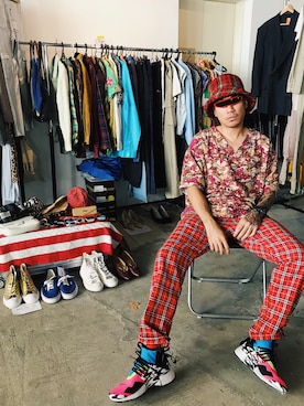 「red」｜「アイテム（その他トップス）」を使った、Ethan Chuさん（メンズ・172cm）の冬コーディネート