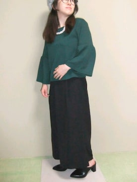 「RETRO GIRL（レトロガール）のアイテム（スラックス、ブラック系）」を使った、双葉さん（レディース・150cm）の秋コーディネート