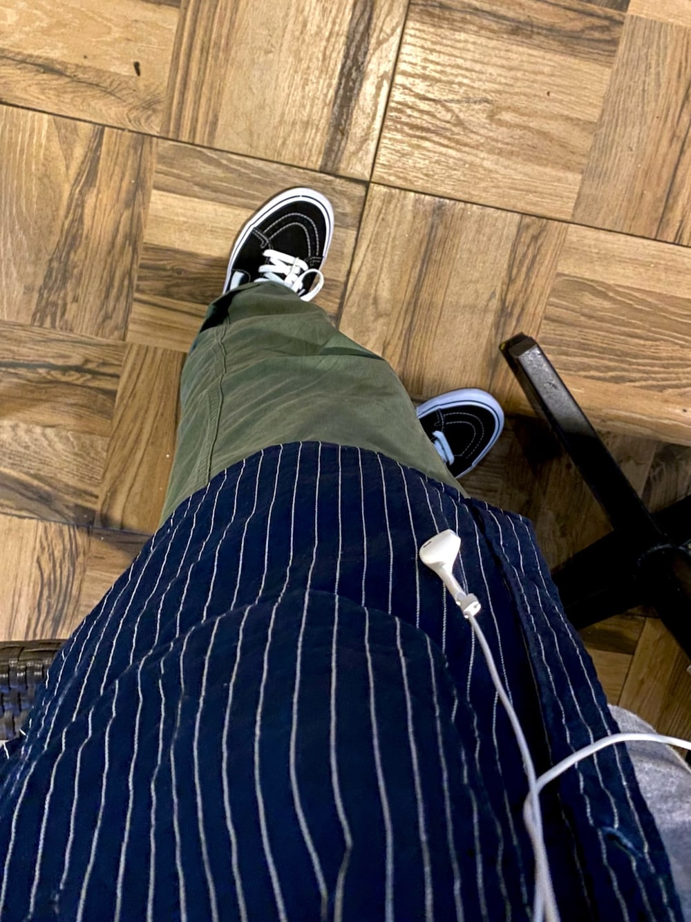 「VANSのVANS ヴァンズ SK8-LOW スケートロウ VN0A4UUK6BT BLACK/T.WHITE（スニーカー、ブラック系）」を使った、jerimoさん（メンズ・176cm）の春コーディネートの1枚目の写真