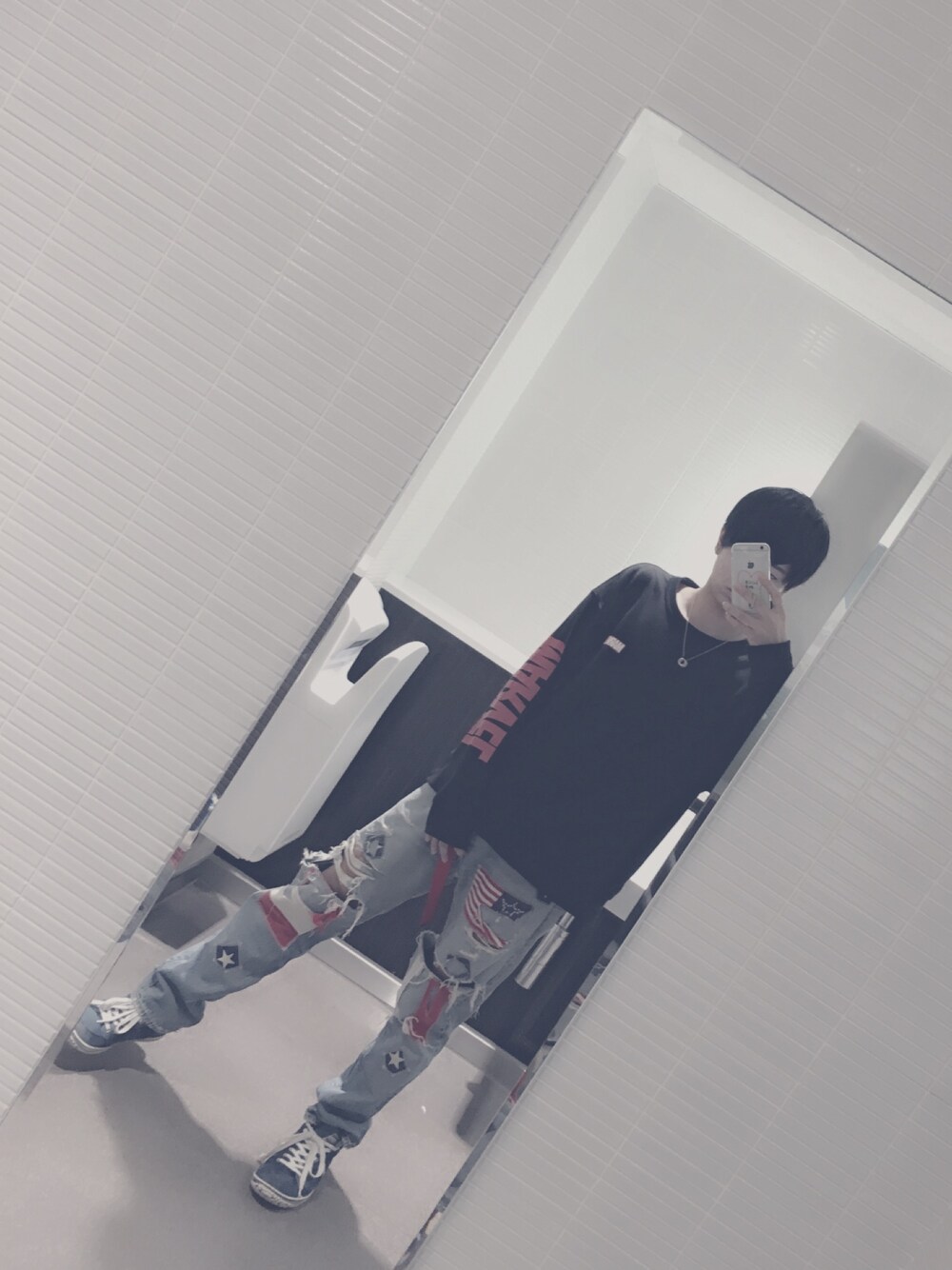 「GUのアイテム（スウェット、ブラック系）」を使った、ひゅーまさん（メンズ・178cm）の春コーディネートの1枚目の写真