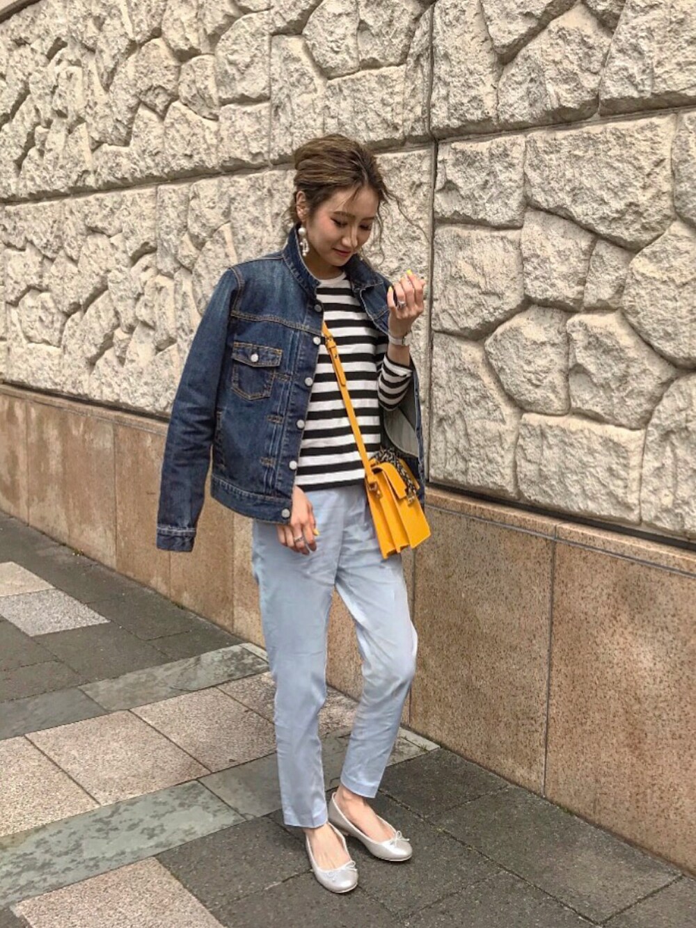 「はるコーデ、オトナカジュアル、ootd、カジュアル、outfit、STYLE、ボーダー、ブルー、ユニクロ、Gジャン」｜「無印良品のアイテム（Tシャツ/カットソー、ブラック系）」を使った、asukaさん（レディース・163cm）の春コーディネートの1枚目の写真