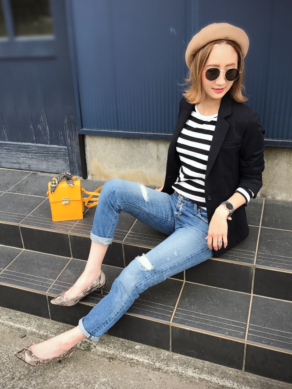 「シンプルコーデ、きれいめカジュアル、パンツスタイル、紺ブレ、ベレー帽、ボーダー、ZARA、デニム、パイソン柄、春コーデ」｜「Ungridの【Casual】ウエストリメイクストレートデニム（デニムパンツ、ブルー系）」を使った、asukaさん（レディース・163cm）の春コーディネートの1枚目の写真