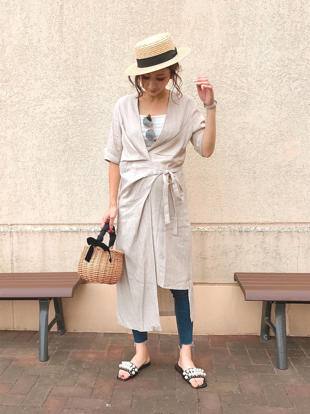 「カジュアル、夏コーデ、ラフ、ootd、カシュクール、ワンピース、秋コーデ、シャツワンピ、デニムパンツ、マタニティ」｜「marjourのカシュクールストライプラップワンピース（ワンピース、ベージュ系）」を使った、asukaさん（レディース・163cm）の夏コーディネートの1枚目の写真