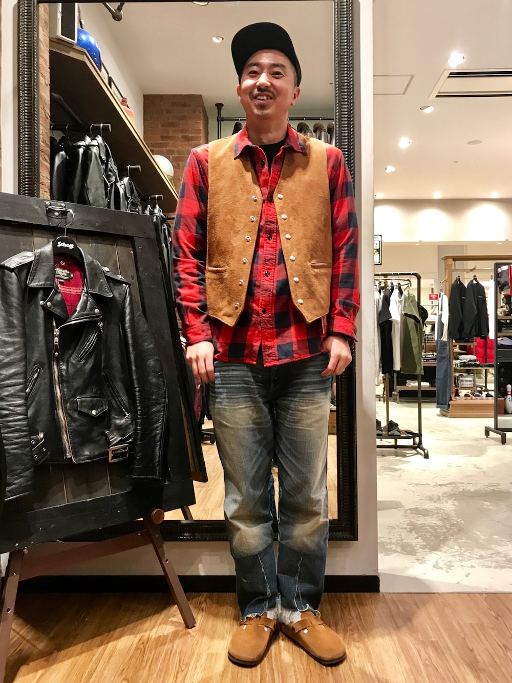 schottのベストを使った「スエード」の人気ファッション