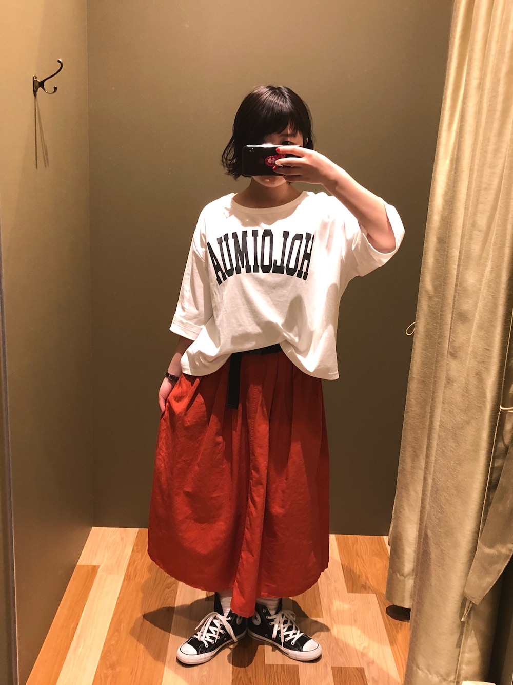 「シンプルコーデ、カジュアルコーデ、ラフ、ロングスカート、仕事、つかれた、はるコーデ、Gジャン、新宮、オレンジ」｜「Green　Parksの・ベルト付カラーフレアスカート（スカート、オレンジ系）」を使った、みわぴょんさん（レディース・165cm）の春コーディネートの1枚目の写真