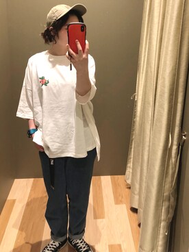 「Lee（リー）の【LEE×earth】 ベルト付きテーパードパンツ ○（デニムパンツ）」を使った、みわぴょんさん（レディース・165cm）の春コーディネート