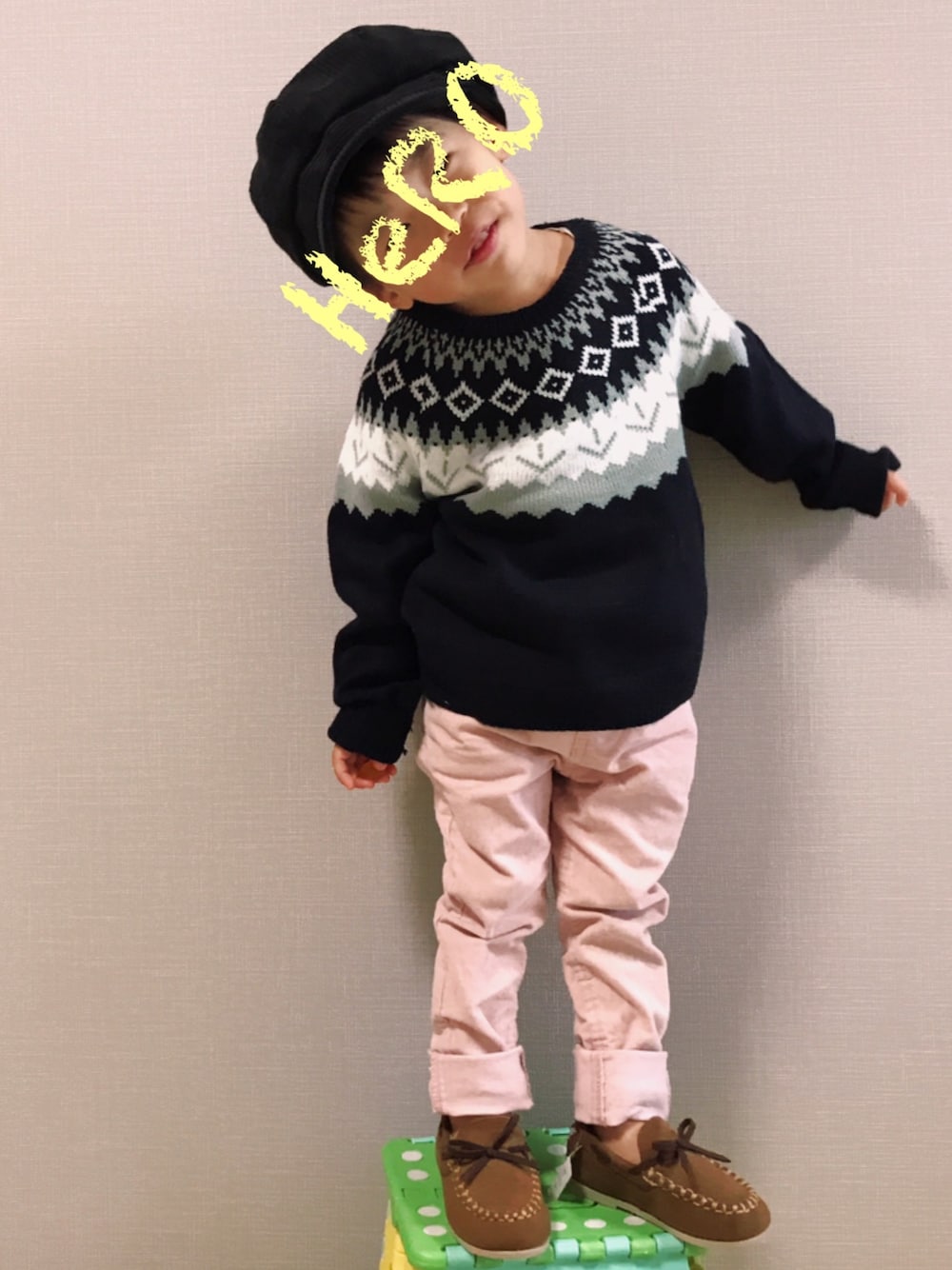 「カジュアル、kids、男の子コーデ、モカシン、ノルディック柄、キャスケット、ピンク、2歳」｜「KOBE LETTUCEの★キッズ★主役級トレンドアイテム！ノルディック柄ミドルゲージニットトップス/セーター/KIDS/ユニセックス/お揃い/親子/リンク[X2436]神戸レタス（ニット/セーター、ブルー系）」を使った、HeROさん（キッズ・90cm）の冬コーディネートの1枚目の写真