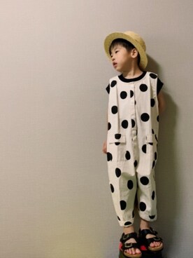 「部屋撮り」｜「アイテム（オールインワン・サロペット）」を使った、HeROさん（キッズ・100cm）の春コーディネート