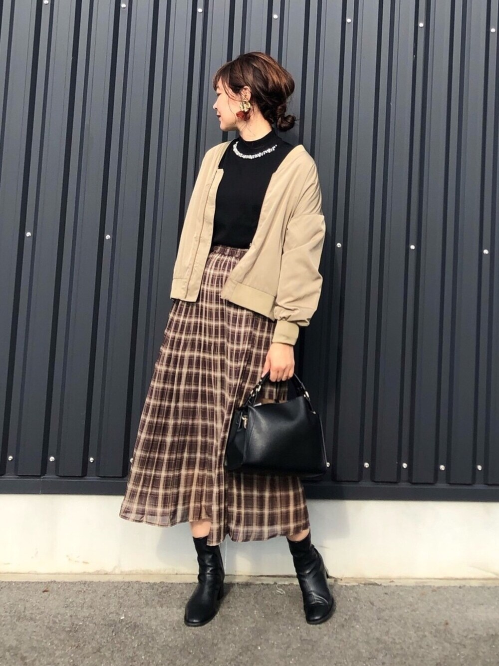 「秋のマイ旬スタイル、オトナカジュアル、ブルゾン、秋のカフェオレコーデ、プリーツスカート、ショートブーツ、秋コーデ」｜「Green　Parksの撥水加工　ビッグシルエットブルゾン＊★（ブルゾン、グリーン系）」を使った、yokoyama_yuuuさん（レディース・173cm）の秋コーディネートの1枚目の写真