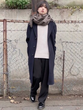 「白ニット」｜「アイテム（ステンカラーコート）」を使った、yutaさん（メンズ・165cm）の冬コーディネート