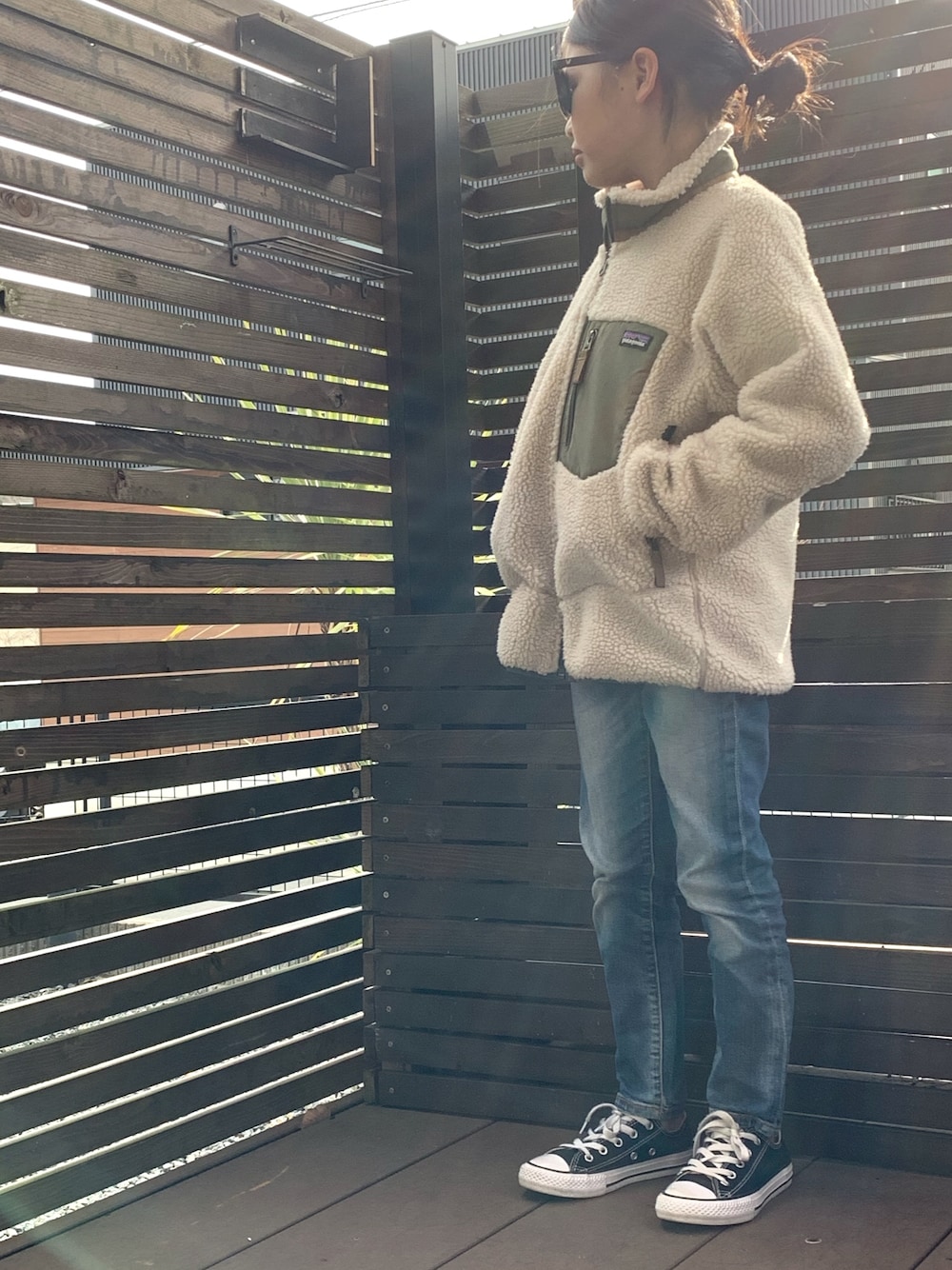 「patagonia、パタゴニアキッズ、converse、おしゃれさんと繋がりたい」｜「patagoniaのアイテム（ジャケット/アウター、ベージュ系）」を使った、Rihoさん（キッズ・125cm）の冬コーディネートの1枚目の写真