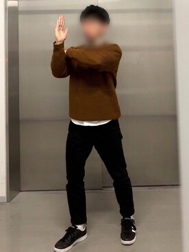 「UNIQLO（ユニクロ）のアイテム（ニット/セーター、ブラウン系）」を使った、おじゅんさん（メンズ・160cm）の冬コーディネート