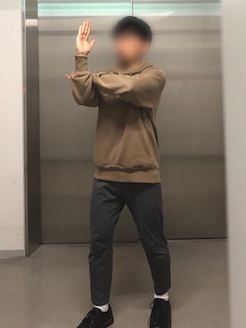 「UNIQLO（ユニクロ）のEZYアンクルパンツ（ウールライク・丈標準65～71cm）（その他パンツ、グレー系）」を使った、おじゅんさん（メンズ・160cm）の冬コーディネート