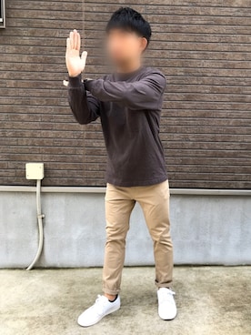 「UNIQLO（ユニクロ）のクルーネックT（長袖）（Tシャツ/カットソー、ブラウン系）」を使った、おじゅんさん（メンズ・160cm）の秋コーディネート