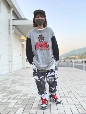 カーゴパンツ グレー系 を使った 迷彩 のレディース人気ファッションコーディネート Wear