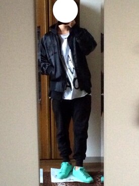「H&M（エイチ・アンド・エム）のアイテム（その他パンツ、ブラック系）」を使った、@大知さん（メンズ・170cm）の冬コーディネート