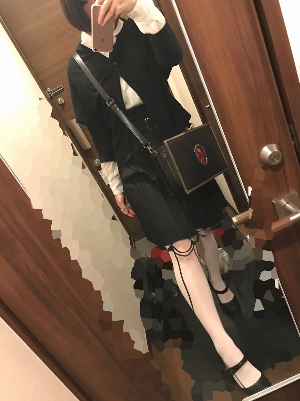「Yohji Yamamotoのアイテム（カーディガン/ボレロ、ブラック系）」を使った、鮭虎みる子さん（レディース・158cm）の春コーディネートの1枚目の写真