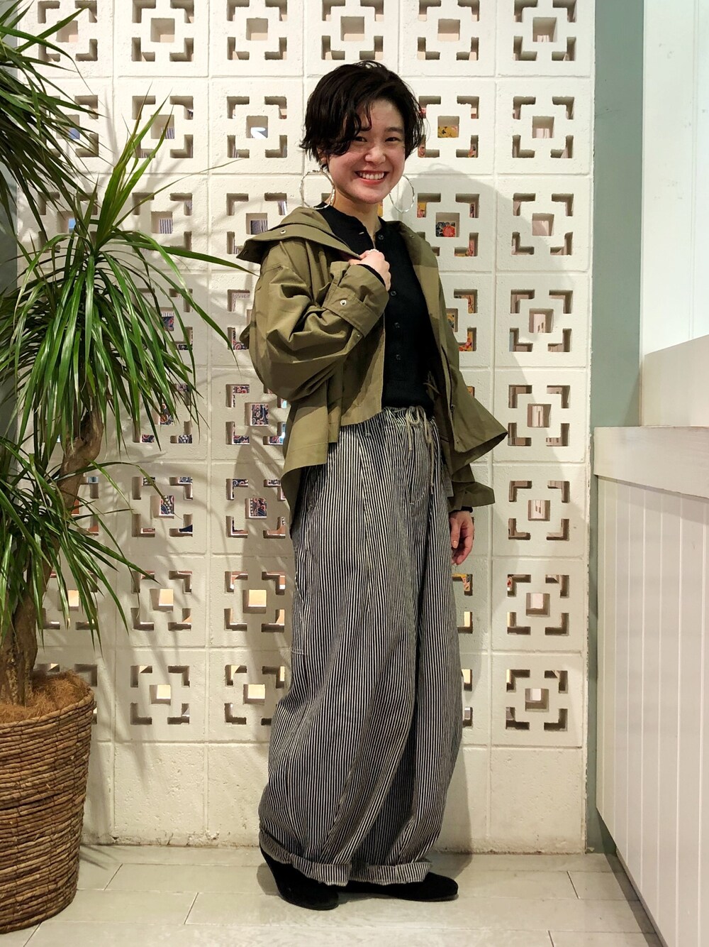 「Ray BEAMS、BEAMS BOY、マウンテンパーカー、スプリングアウター、ラクチンコーデ、春」｜「BEAMS BOYの●NEEDLES WOMEN / Painter HD Pants（その他パンツ、その他）」を使った、yamashita  aiさん（レディース・157cm）の春コーディネートの1枚目の写真
