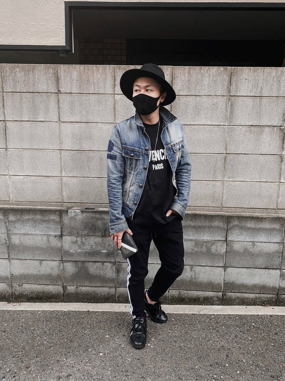 デニムジャケットを使った「GIVENCHY」のメンズ人気ファッション