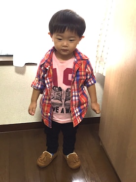 「赤チェック」｜「アイテム（モカシン/デッキシューズ）」を使った、SSさん（キッズ・80cm）の秋コーディネート