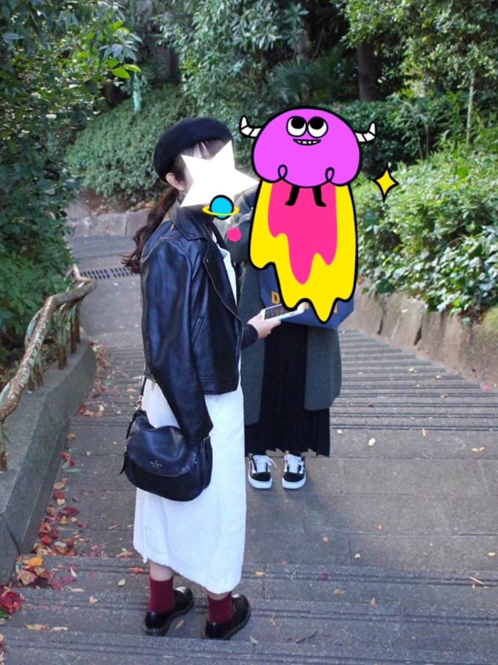「大人カジュアル、モノトーン、ジャンパースカート、コーデュロイ、ライダース、Dr.Martens、ベレー帽、タートルネックニット」｜「GLOBAL WORKのライダースジャケット/725345（ライダースジャケット、ブラック系）」を使った、Meeee!さん（レディース・163cm）の秋コーディネートの1枚目の写真