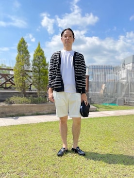 「Tシャツ/カットソー」｜「アイテム（スリッポン）」を使った、喜納さん（メンズ・176cm）の夏コーディネート