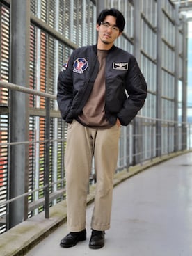 「ラブアンドピース2020」｜「アイテム（MA-1）」を使った、奥野翼さん（メンズ・180cm）の秋コーディネート
