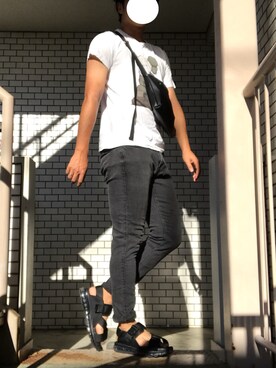 「HARE（ハレ）の【MENS】エアソールサンダル(HARE)（サンダル、ブラック系）」を使った、Yさん（メンズ・175cm）の夏コーディネート