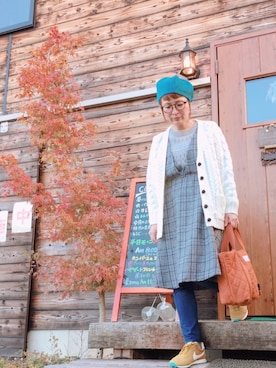 「ケーブルカーディガン」｜「アイテム（ハンチング/ベレー帽）」を使った、meguさん（レディース・153cm）の秋コーディネート