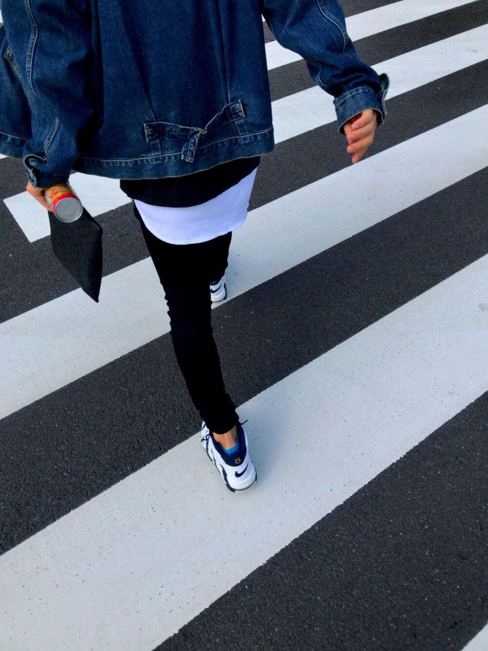 「オーバーサイズ、モアテン、モアテン男子、春コーデ、スキニー、GU、stussy、COACH、H&M、ロープラコーデ」｜「NIKEのアイテム（スニーカー、ブルー系）」を使った、いつきさん（メンズ・172cm）の夏コーディネートの1枚目の写真