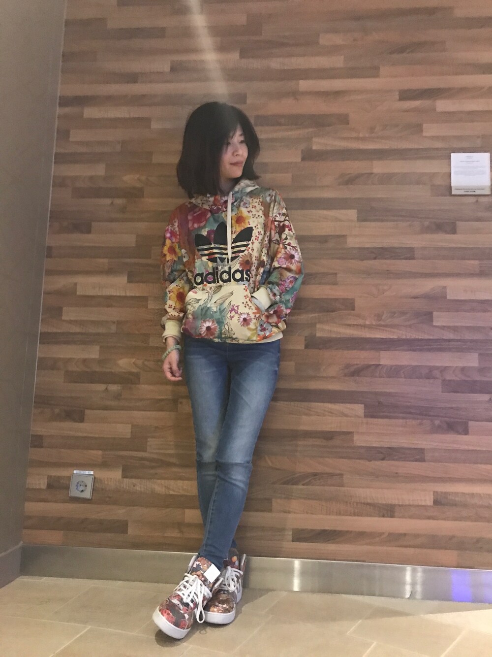 「adidasのアイテム（パーカー、その他）」を使った、羽妹想吃鱼さん（レディース・160cm）の夏コーディネートの1枚目の写真