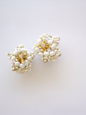 「tone（トーン）の【flua】【vintage accessory】ブライダル 2way  淡水パール ヴィンテージ  スター ヴィンテージ  チェーンタッセル イヤリング（イヤリング、ゴールド系）」を使った、flua vintageさん（レディース・152cm）の秋コーディネート