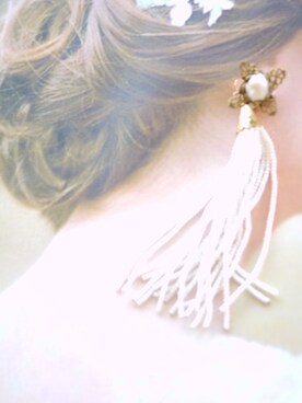 「tone（トーン）の【flua】【vintage accessory】ブライダル 2way  淡水パール ヴィンテージ  コットンフラワー ロングビーズタッセル ピアス（ピアス（両耳用）、ゴールド系）」を使った、flua vintageさん（レディース・152cm）の秋コーディネート