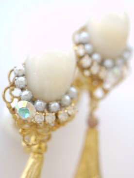 「tone（トーン）の【flua】【vintage accessory】ブライダル 2way  ヴィンテージ ビーズ細小タッセル イヤリング（イヤリング、ゴールド系）」を使った、flua vintageさん（レディース・152cm）の秋コーディネート